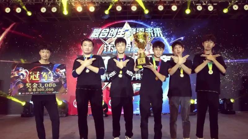 Bwin 必赢电竞团队工作场景，内容编辑与数据核对